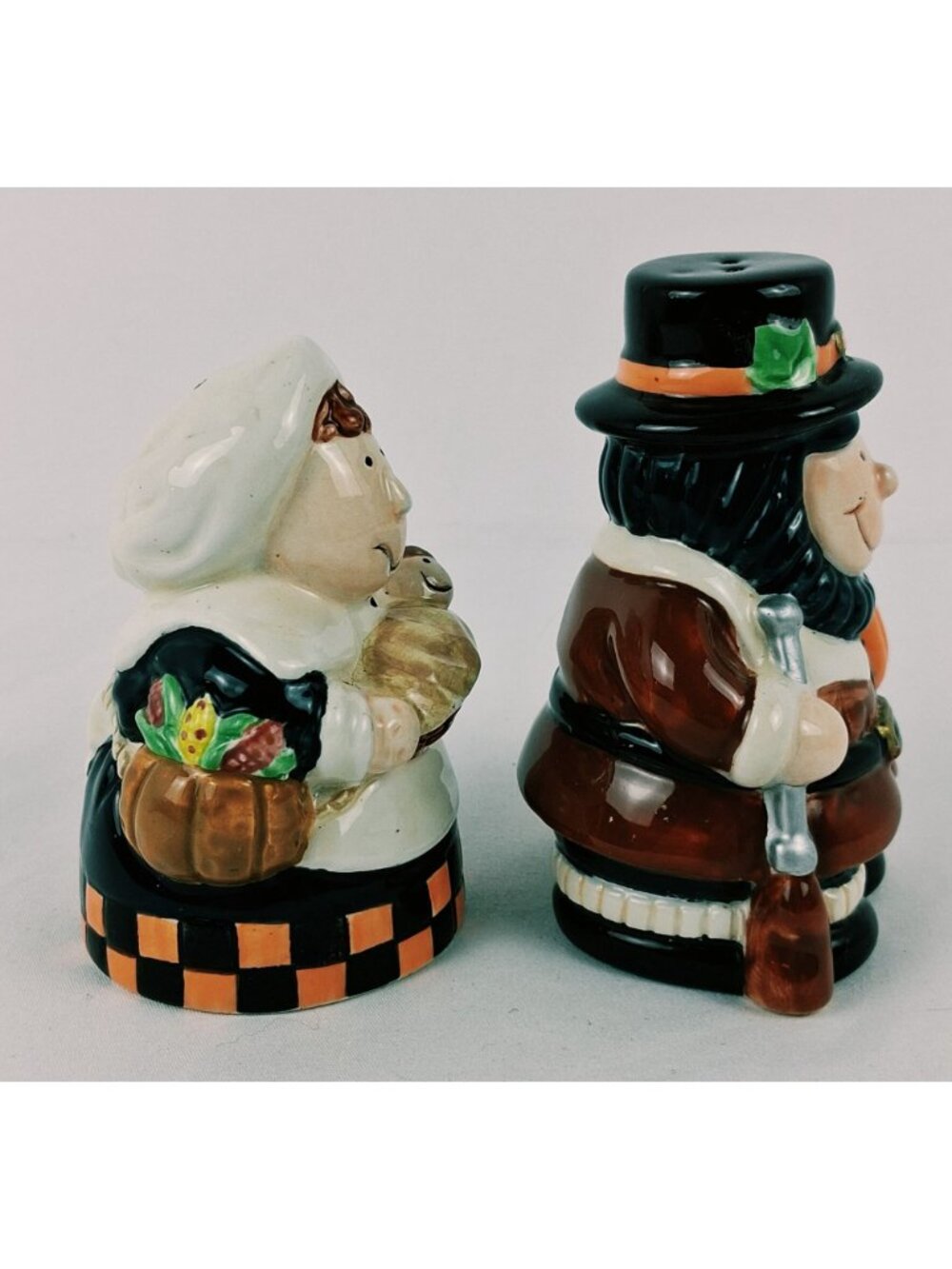 VTG Thanksgiving Pilgrim Couple Ceramic Salt & Pepper Shaker Set Thanksgiving - Picture 2 of 14